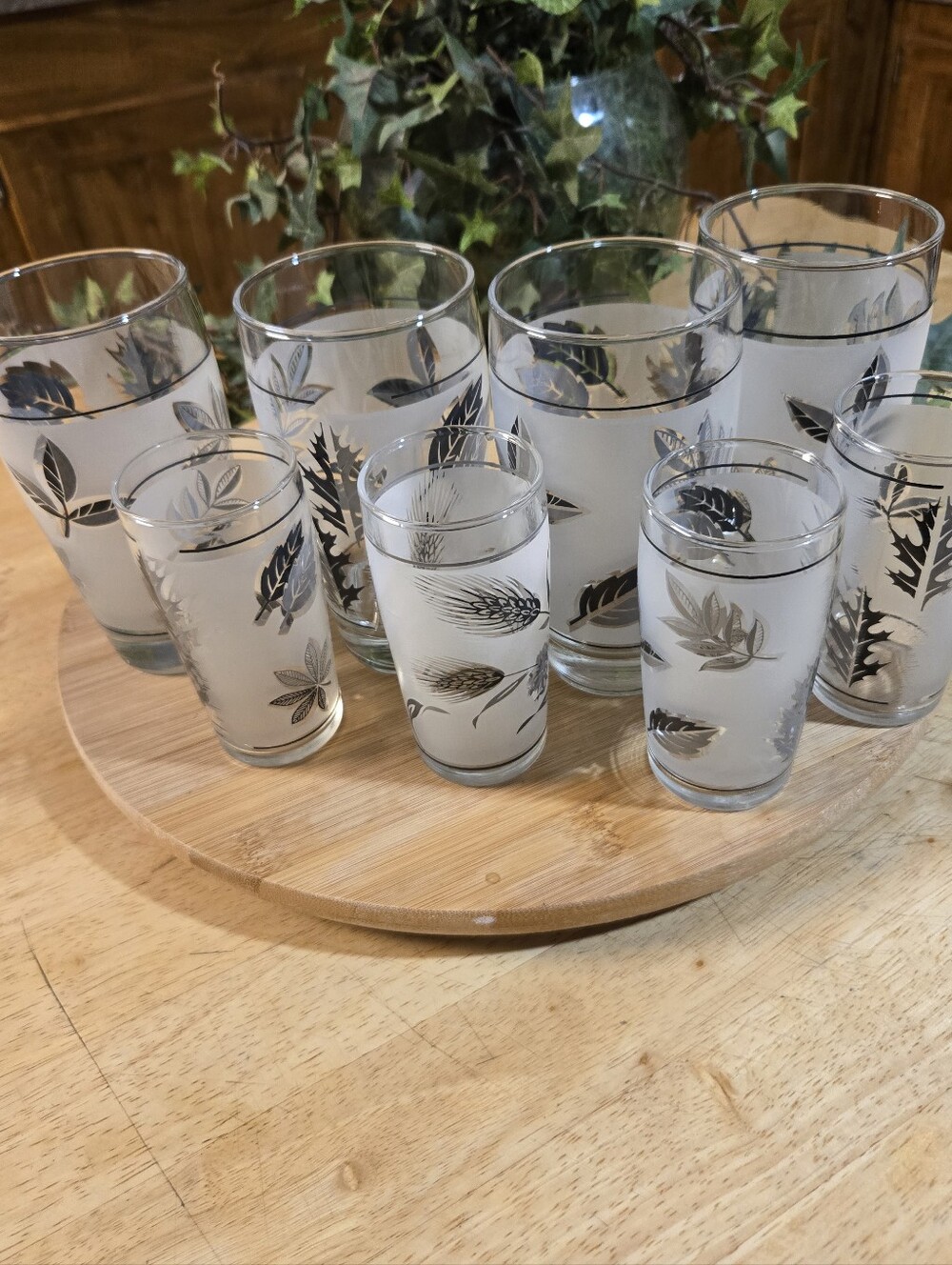 Libbey Vintage Frosted Glass With Leaves